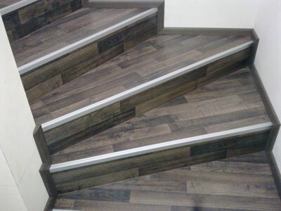 hp trade schody 022
